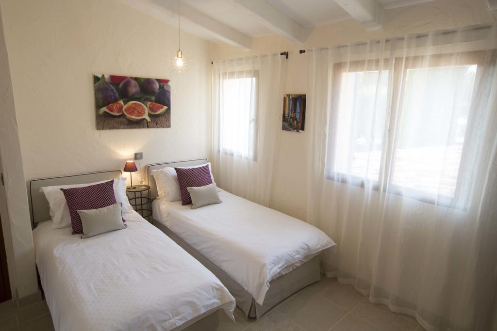 Mas Des Avelines Villa Le Brulat Exterior photo